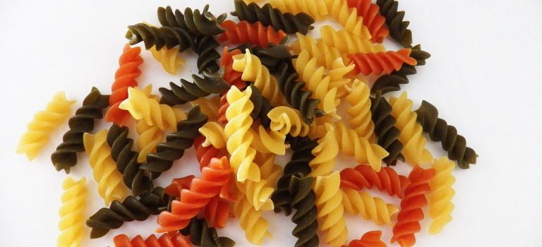 Maccheroncini integrali con ragu di Seitan